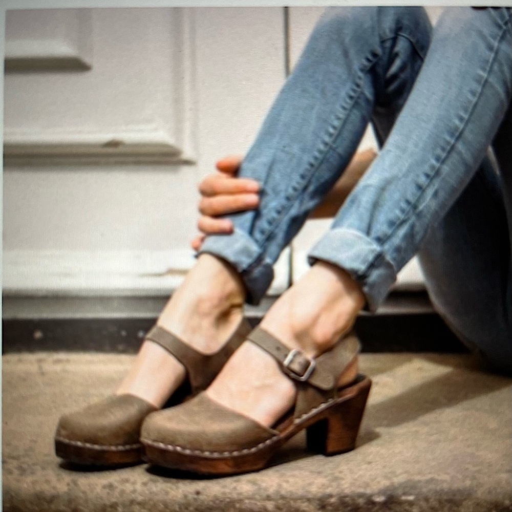 Lotta Highwood Taupe Clogs